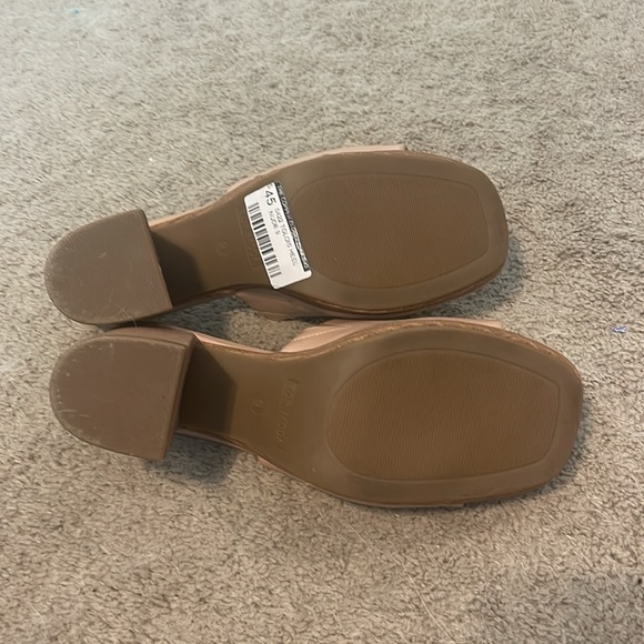 Nude Block Heels size 9 - Picture 4 of 5